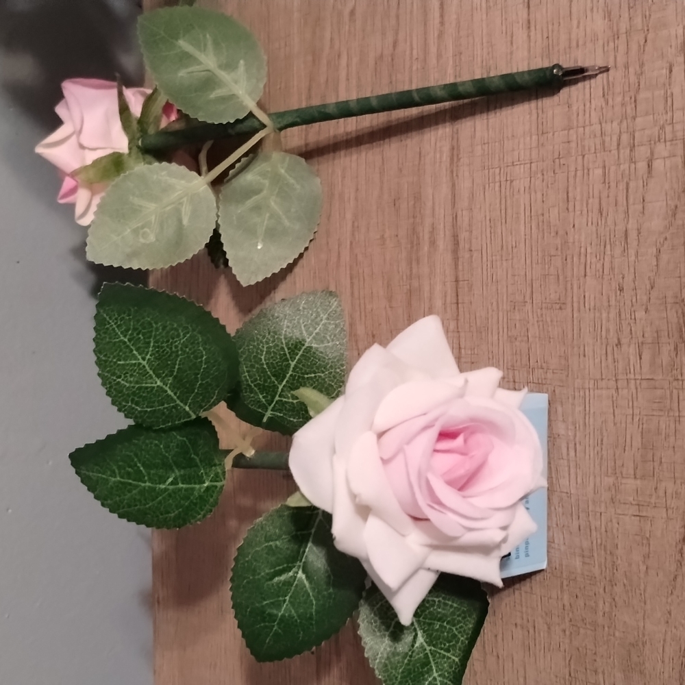 Rose pen(Scented) - Picture 2 of 4